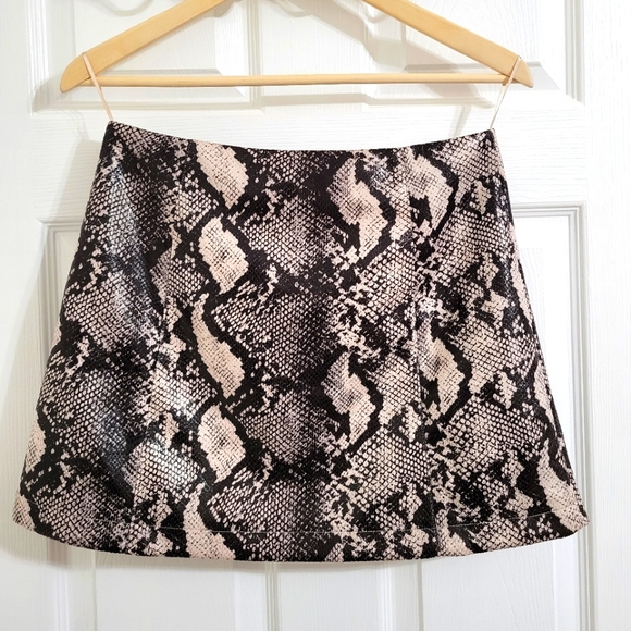 Urban Outfitters Women's Snake Print Mini Skirt, Size M - Picture 2 of 3